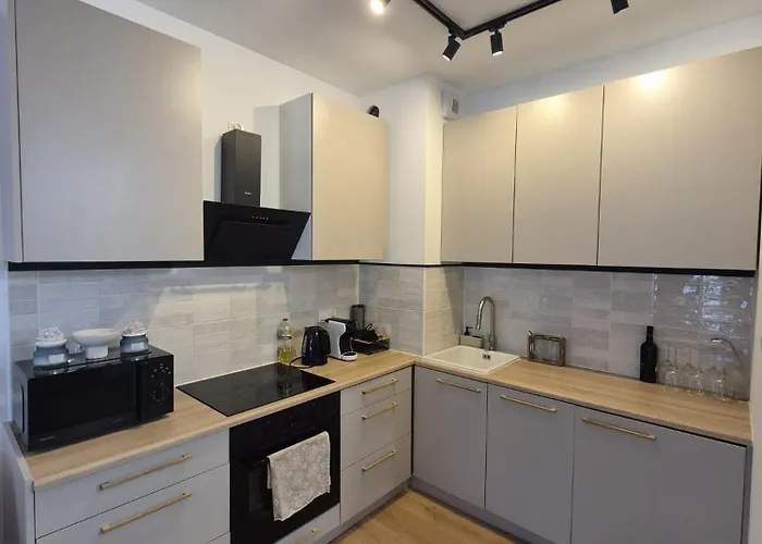 Przy Plazy Morzlive 66 * אוסטרוני מורסקי