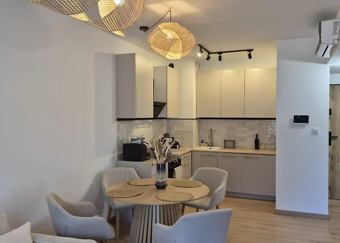 Przy Plazy Morzlive 66 אוסטרוני מורסקי